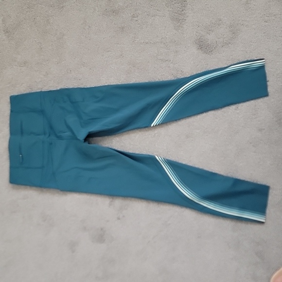 Lululemon women's align crop with side pockets - Picture 4 of 8